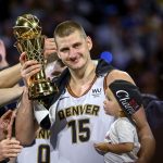 NBA/「MVP三度封王!」Jokic得獎當下反應讓球迷傻眼